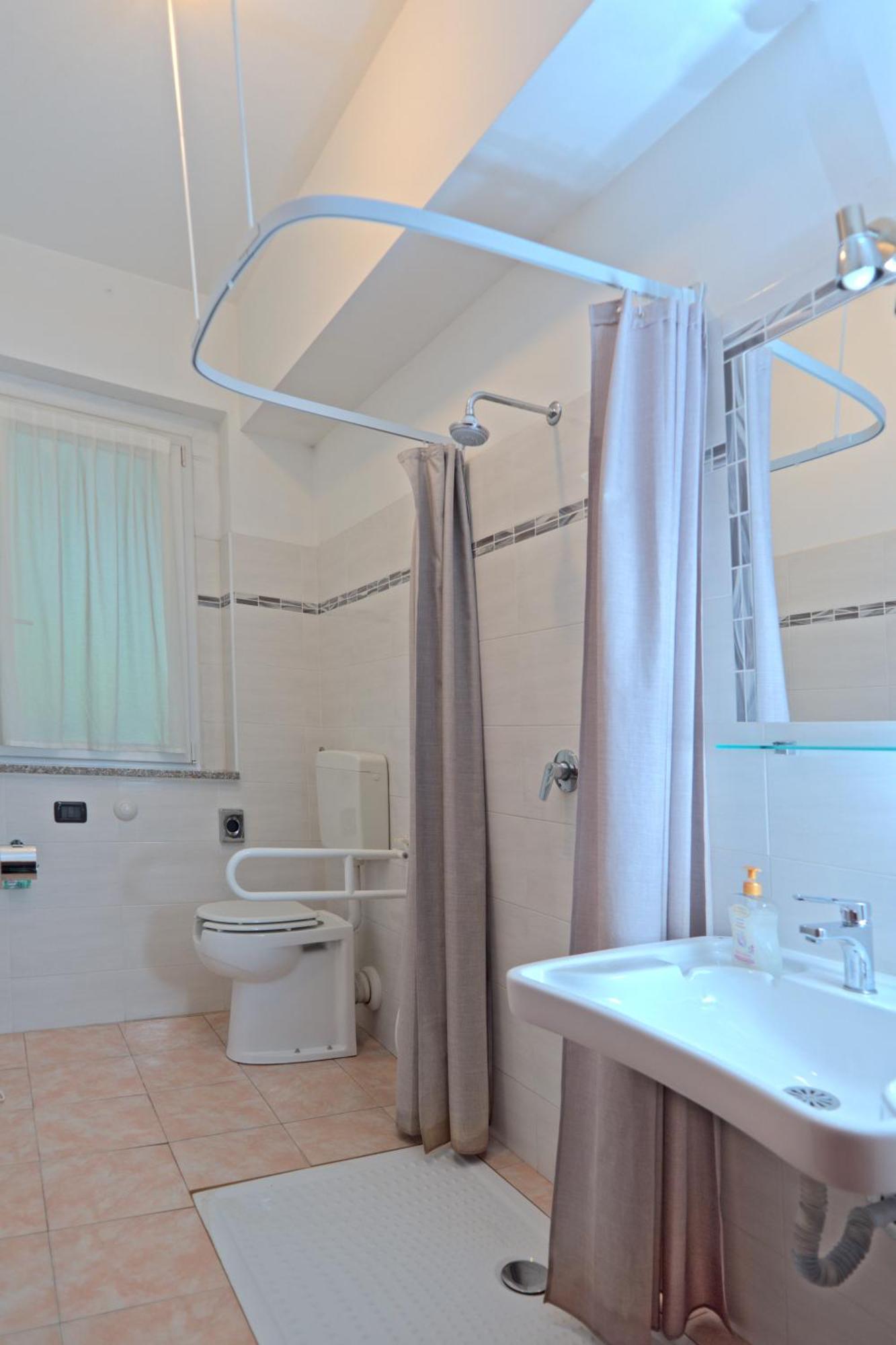 Pone Hotel
