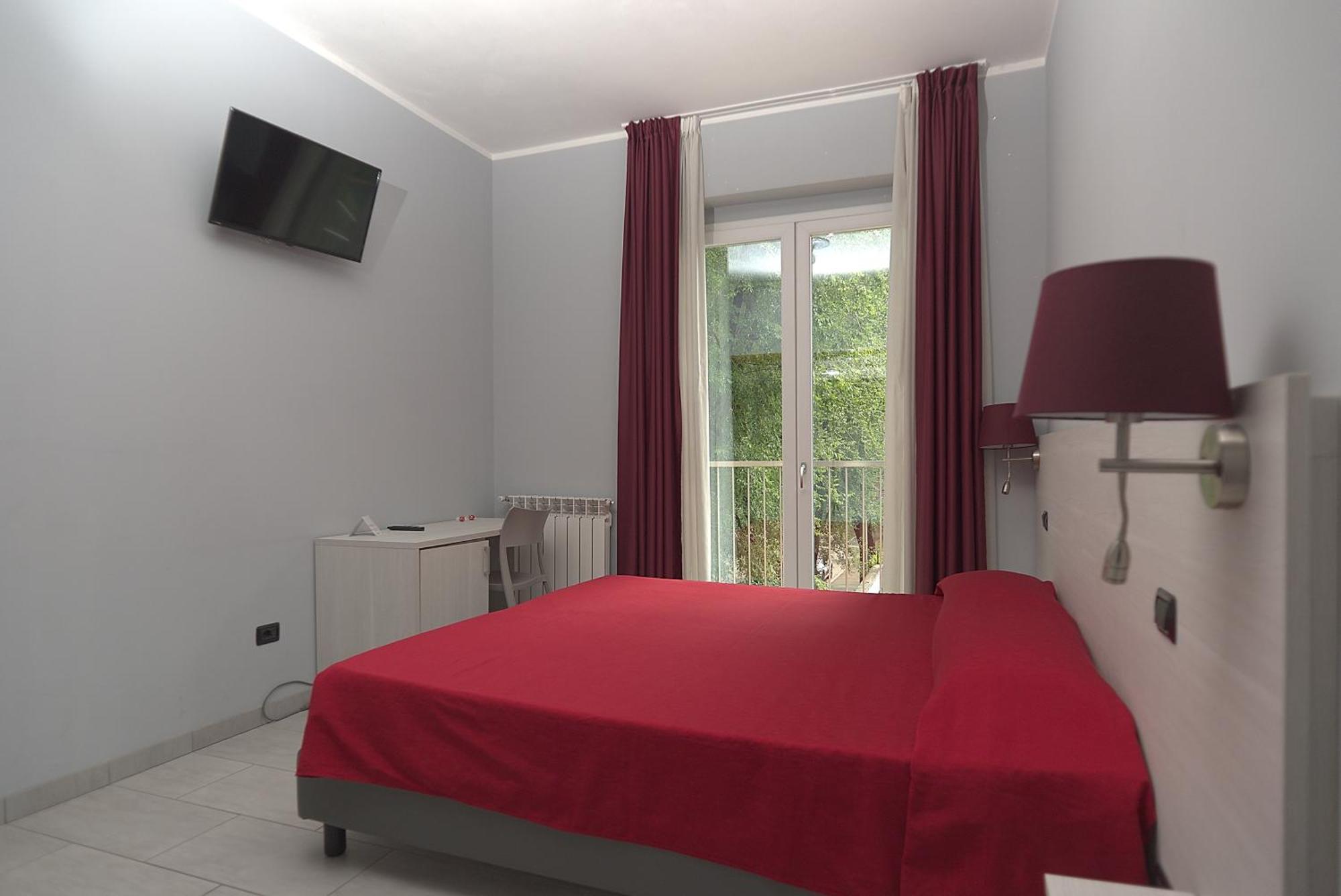 Pone Hotel *